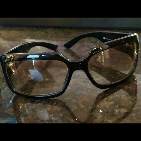 Authentic Gucci Sunglasses - Picture 7 of 8